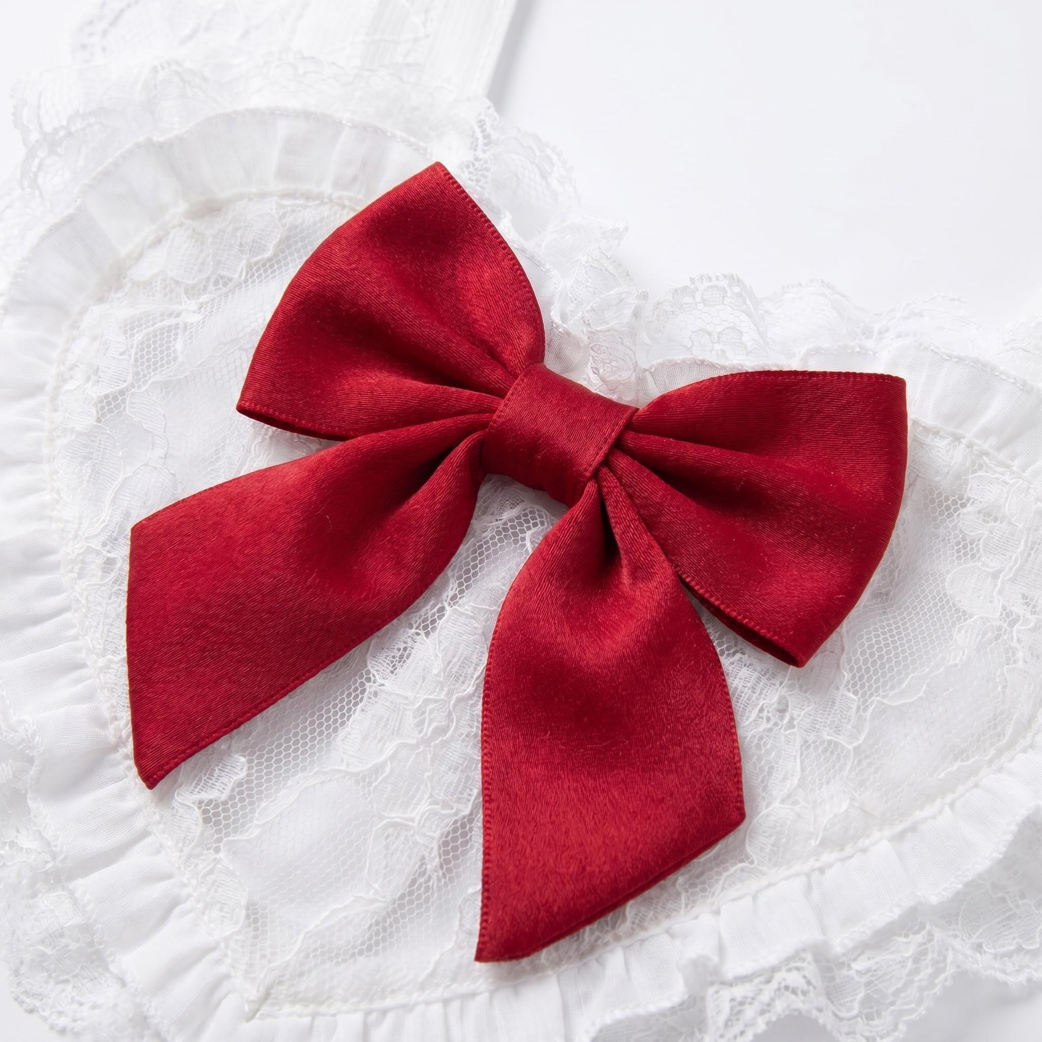 Ruby Housemaid Lila detail