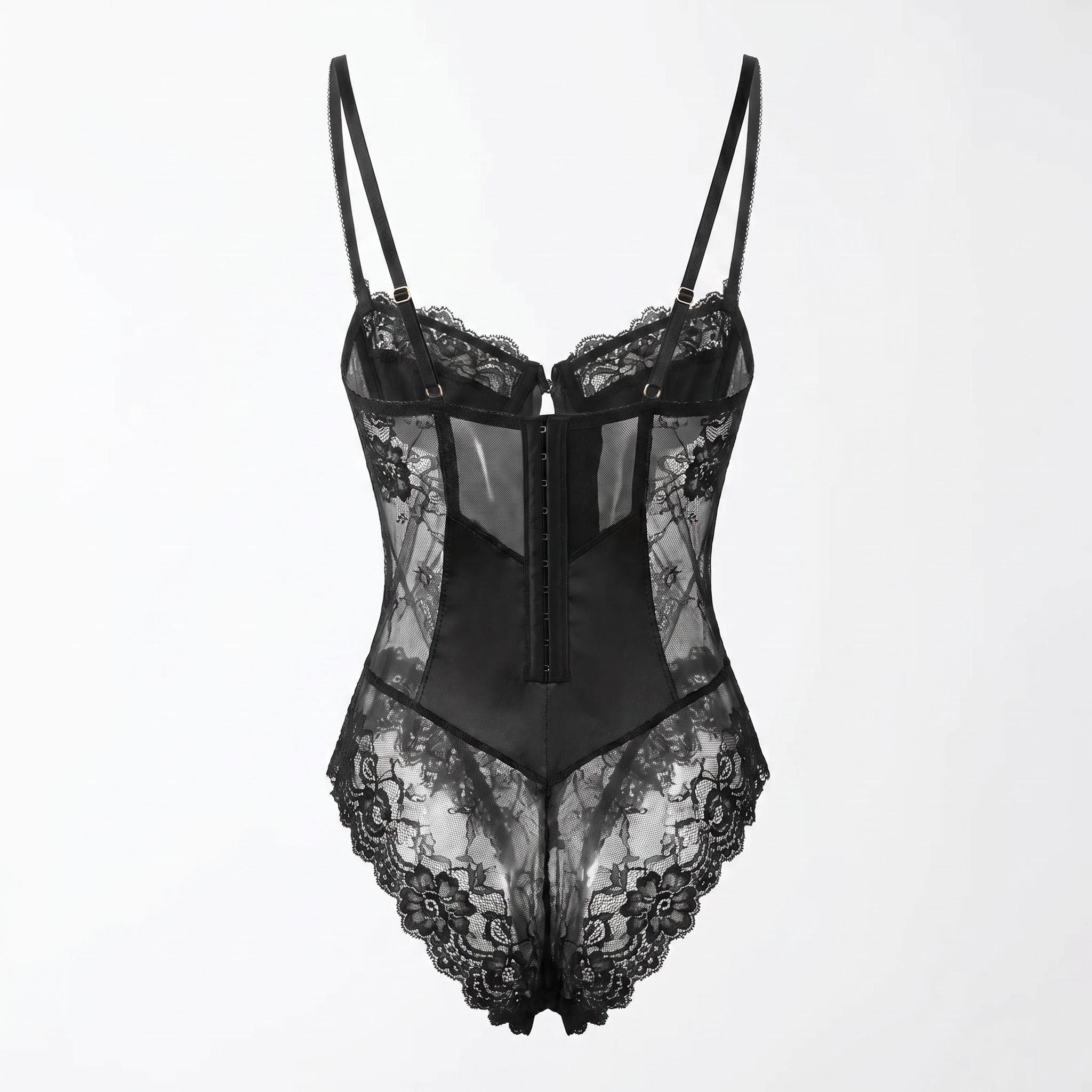 Vivienne Noir  3